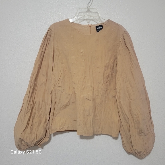 NWT Zara crinkle balloon sleeve top size  small - Picture 1 of 16